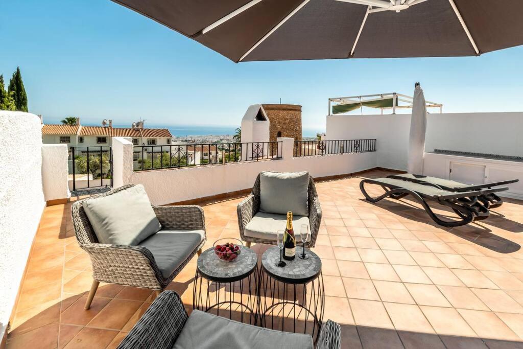 Hébergement de vacances Hermosa Casa Con Terraza E Increibles Vistas Al Mar Y La Montana *