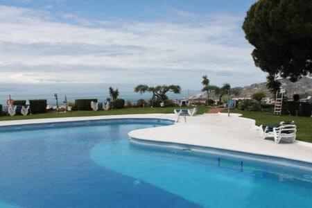 Hermosa Casa Con Terraza E Increibles Vistas Al Mar Y La Montana Hébergement de vacances