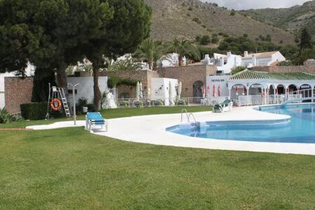 Hébergement de vacances Hermosa Casa Con Terraza E Increibles Vistas Al Mar Y La Montana Nerja