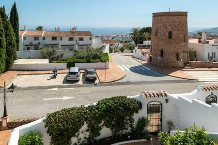 Hermosa Casa Con Terraza E Increibles Vistas Al Mar Y La Montana Hébergement de vacances *
